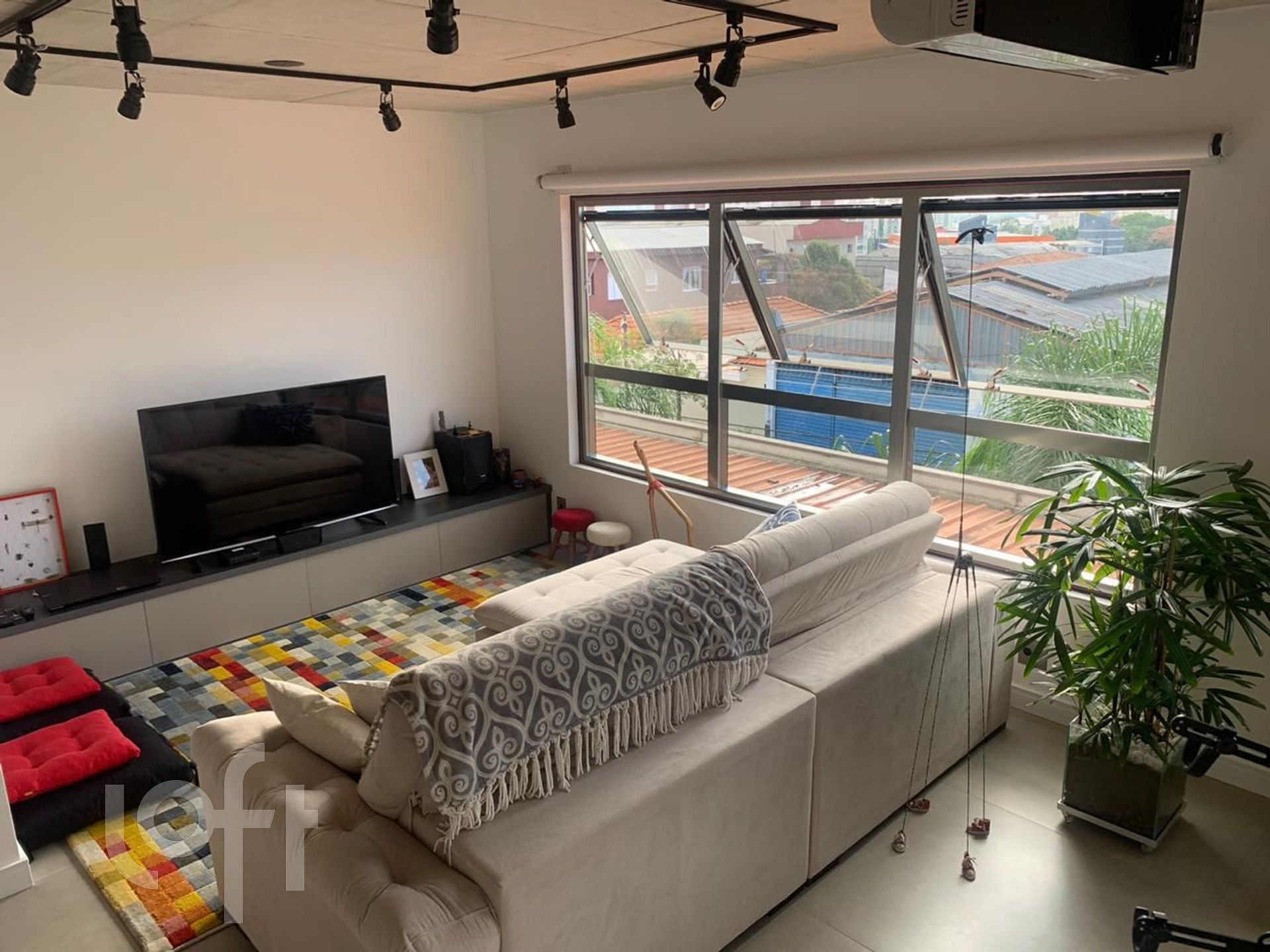 Apartamento à venda com 1 quarto, 70m² - Foto 1