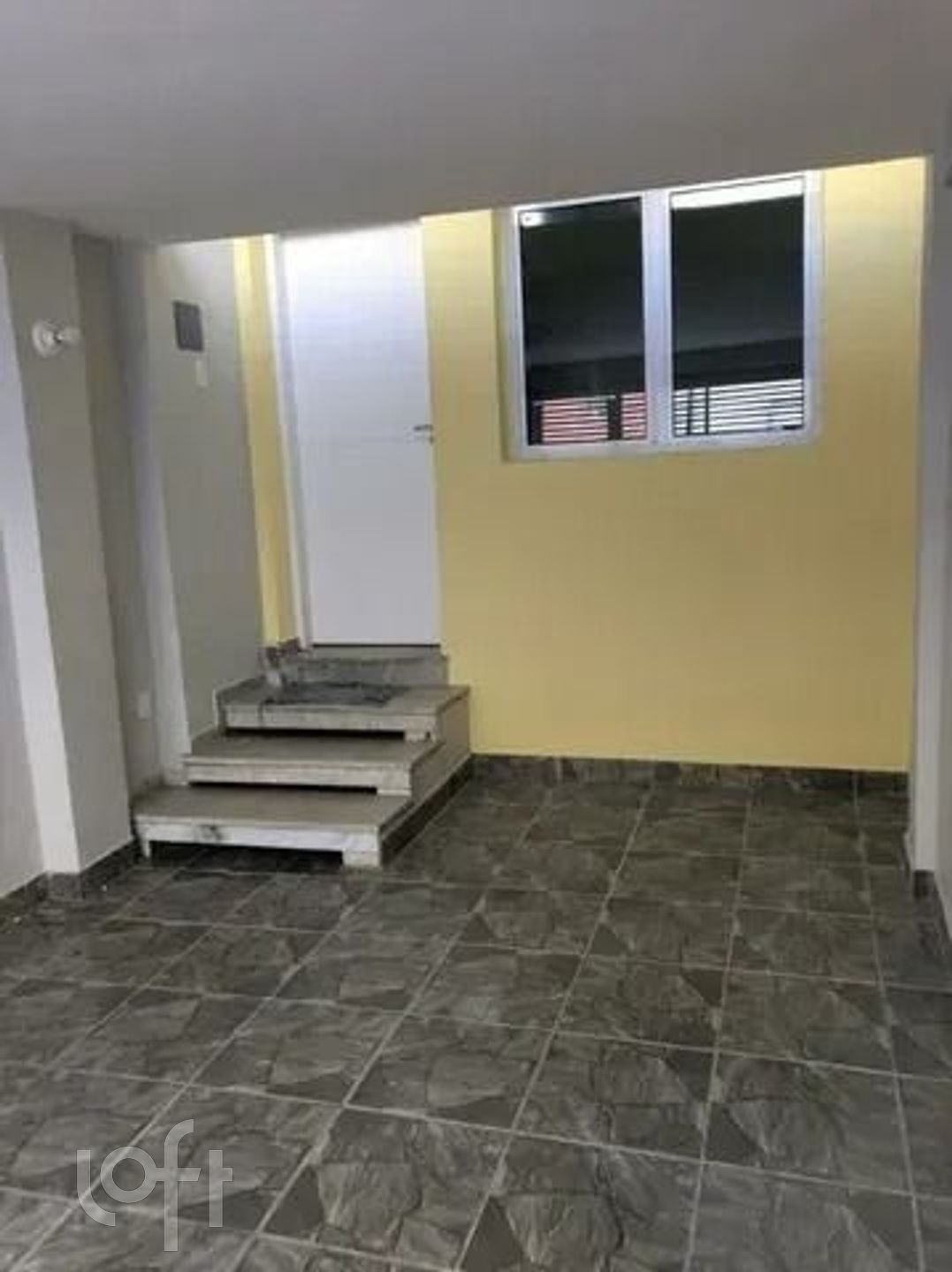 Casa à venda com 3 quartos, 100m² - Foto 1