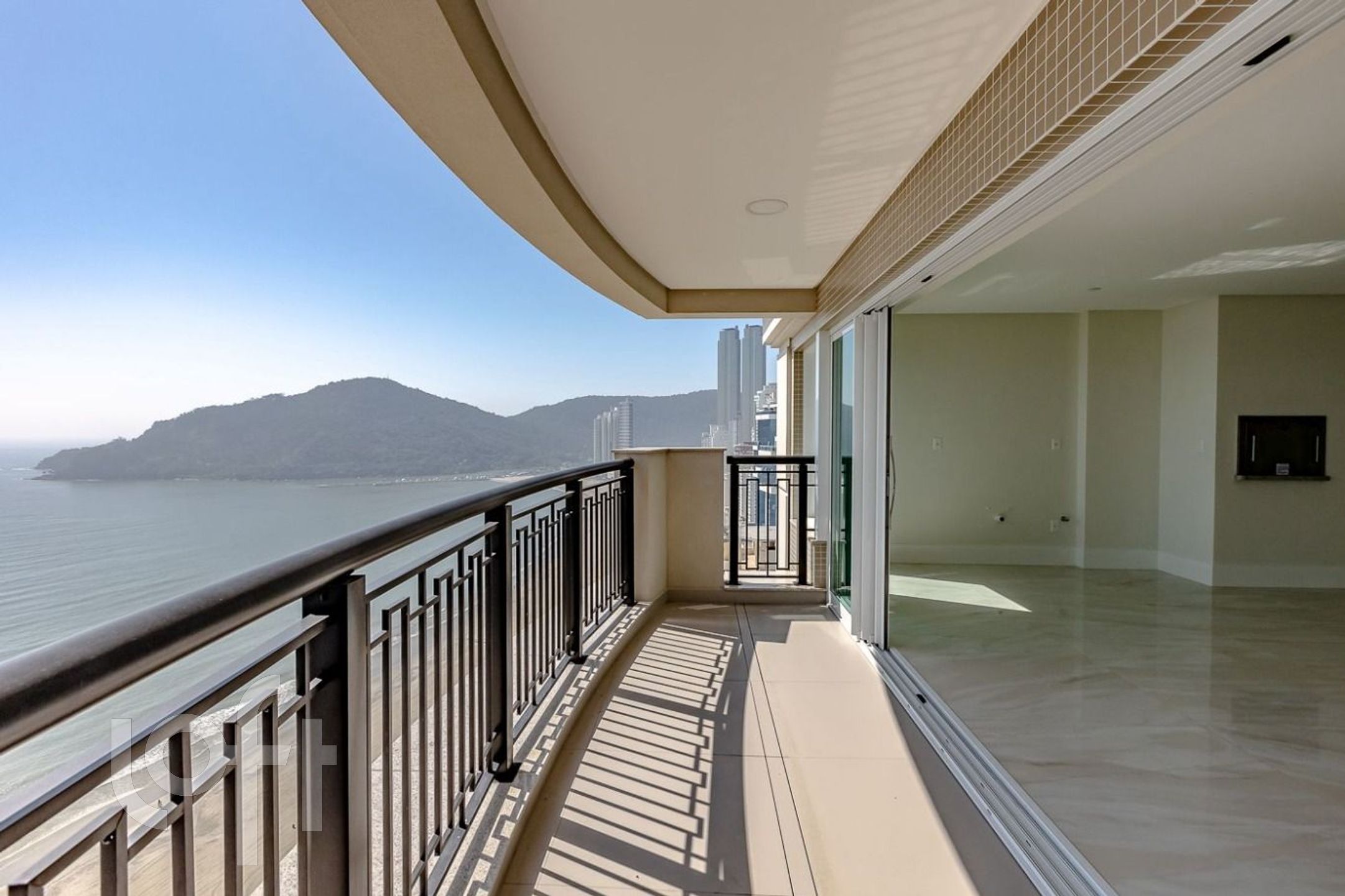 Apartamento à venda em Centro com 230 m², 4 quartos, 4 suítes, 4 vagas