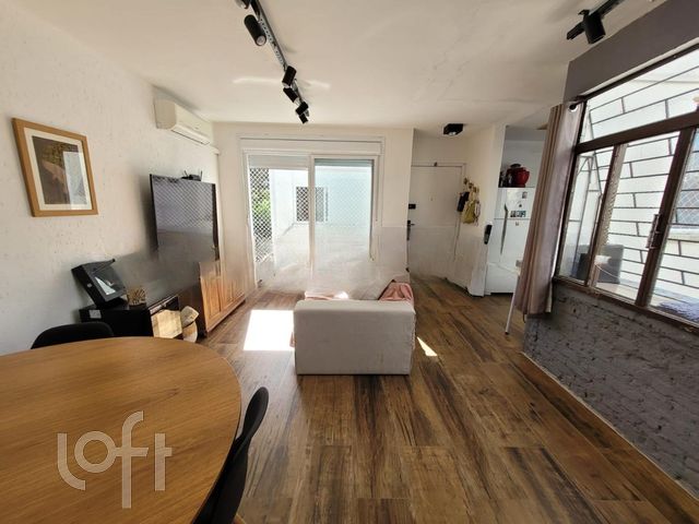 Apartamento com 69m², 2 dormitórios, 1 vaga, Auxiliadora em Porto Alegre