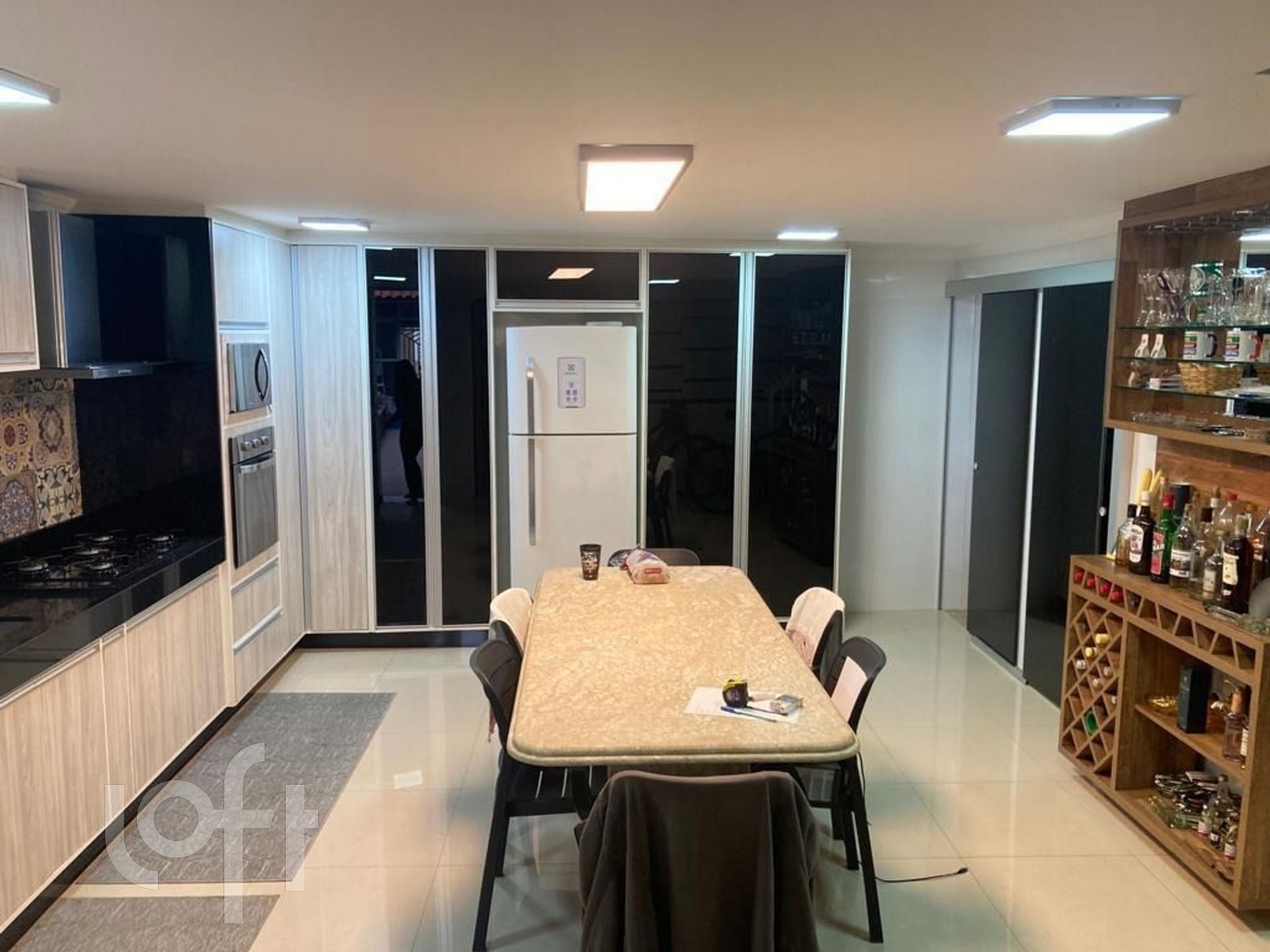 Casa à venda com 4 quartos, 320m² - Foto 9