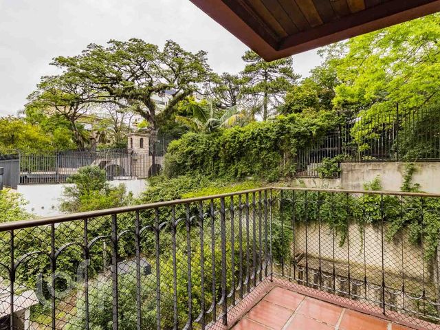 Apartamento com 81m², 3 dormitórios, 1 suíte, 1 vaga, Rio Branco em Porto Alegre