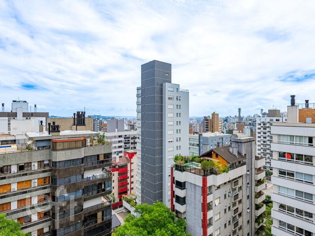 Apartamento com 147m², 3 dormitórios, 1 suíte, 3 vagas, Petrópolis em Porto Alegre