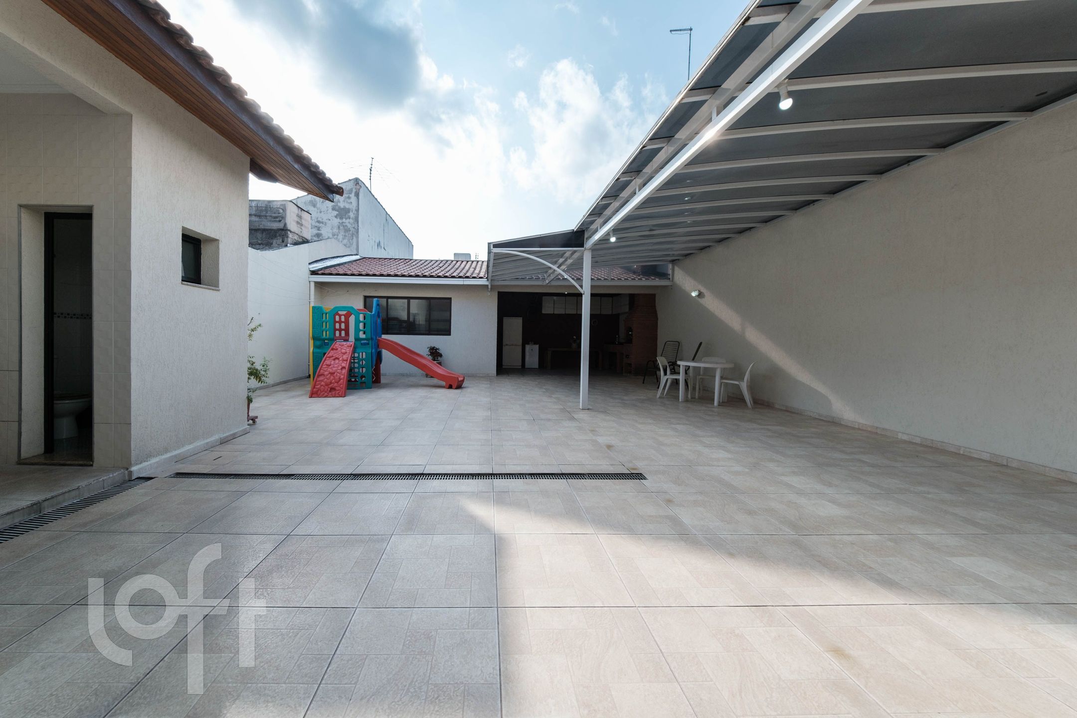 Casa à venda com 4 quartos, 307m² - Foto 9