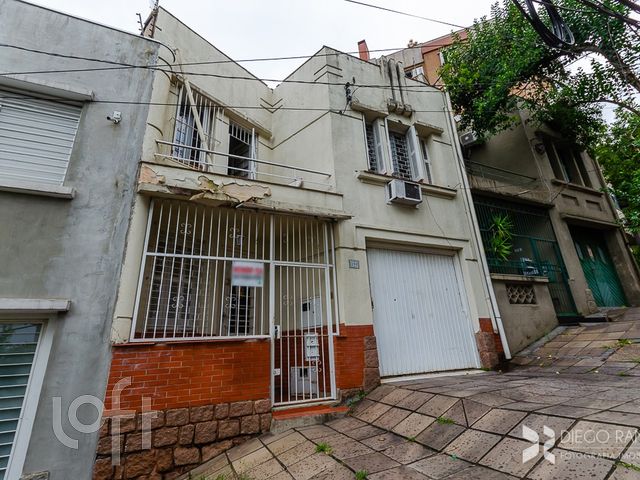 Casa com 200m², 3 dormitórios, 1 vaga, Moinhos de Vento em Porto Alegre
