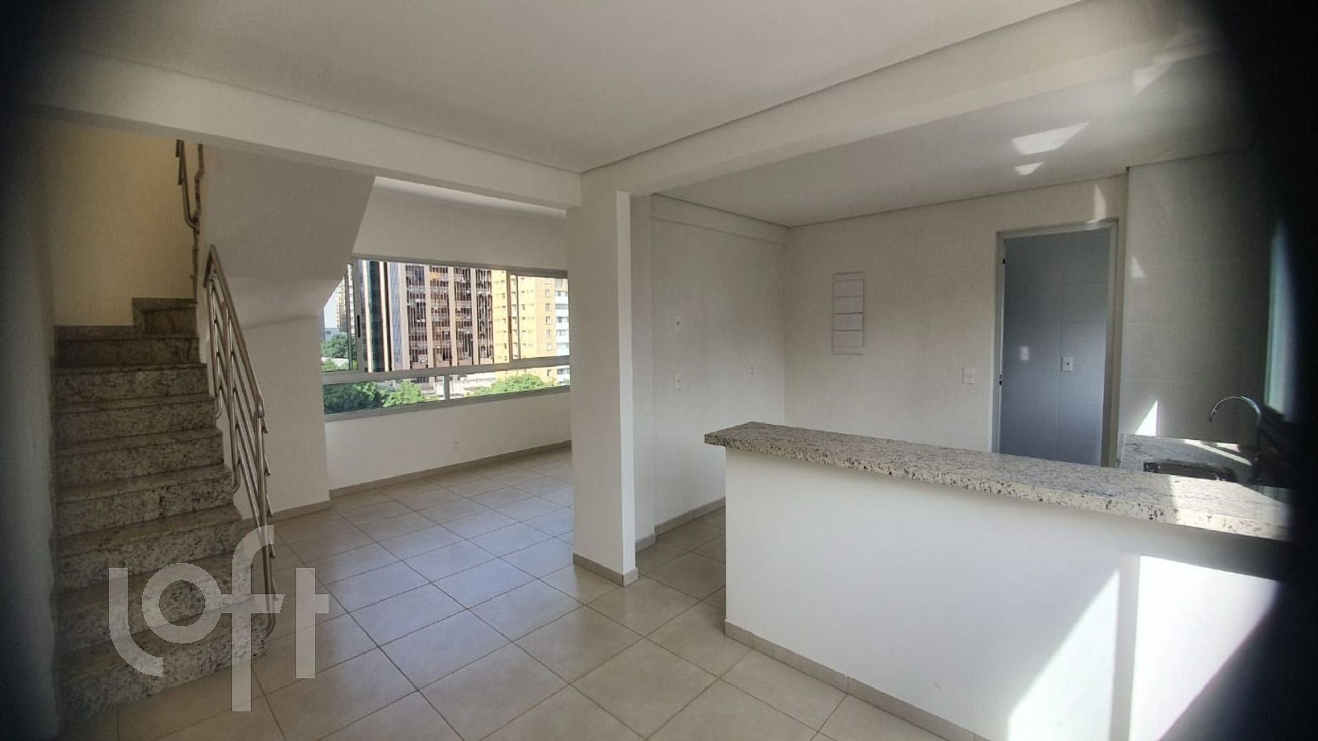 Apartamento à venda com 4 quartos, 182m² - Foto 1