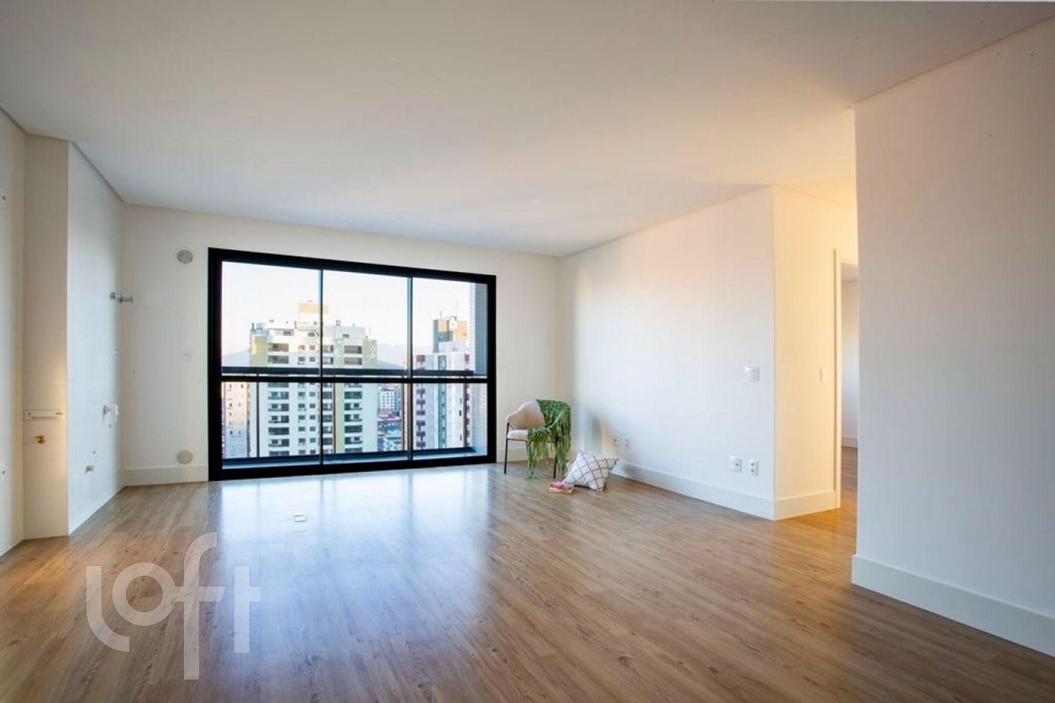 Apartamento à venda em Kobrasol com 72 m², 2 quartos, 1 suíte, 1 vaga