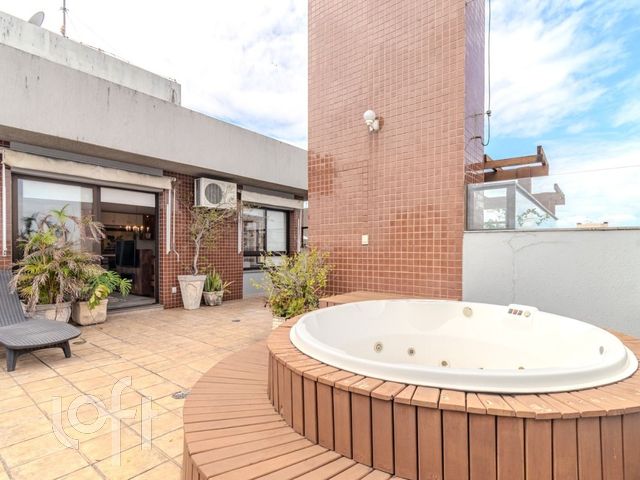 Apartamento com 220m², 3 dormitórios, 2 suítes, 3 vagas, Higienópolis em Porto Alegre