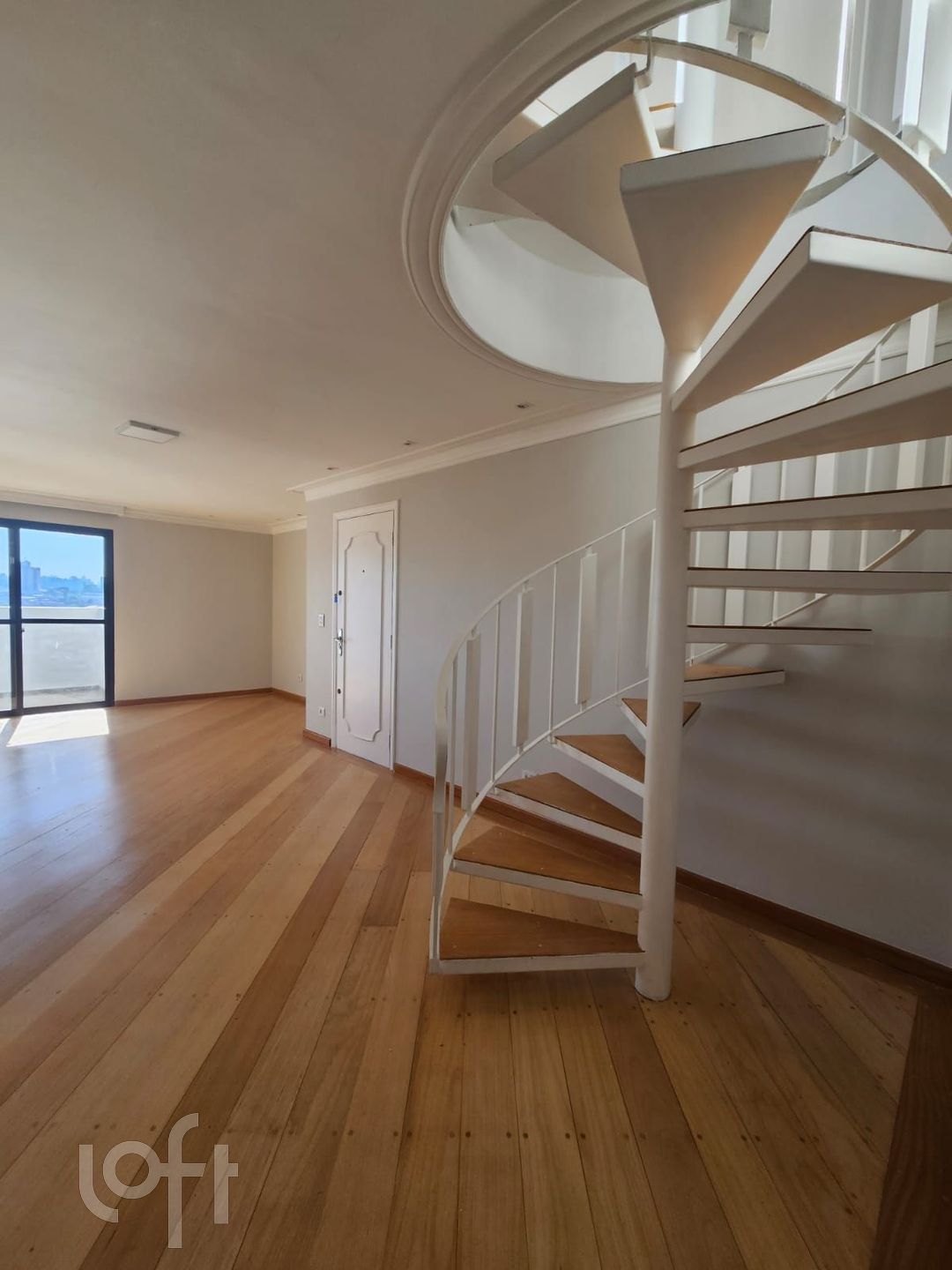 Apartamento à venda com 3 quartos, 204m² - Foto 2