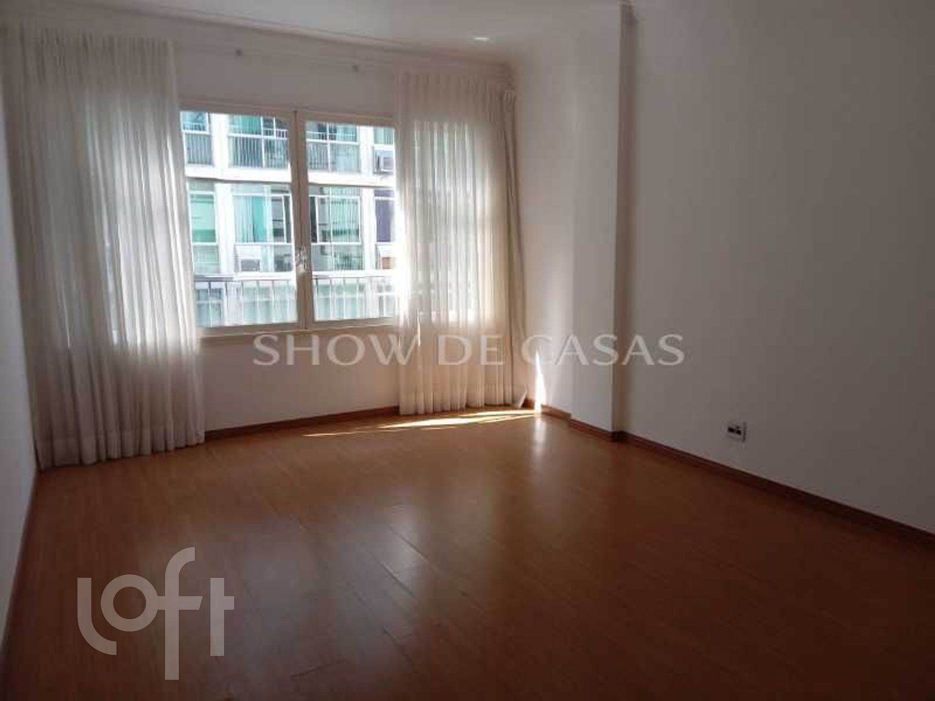 Apartamento à venda com 3 quartos, 150m² - Foto 1