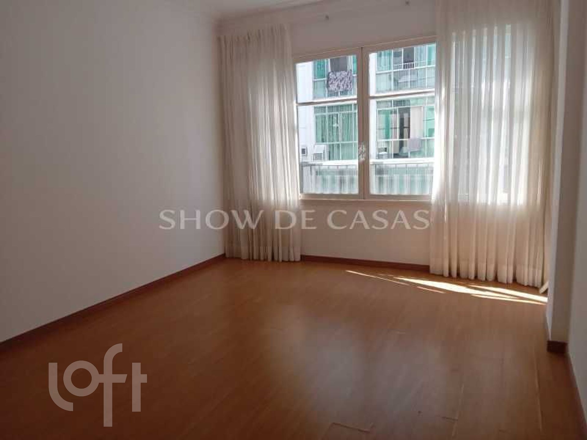 Apartamento à venda com 3 quartos, 150m² - Foto 2