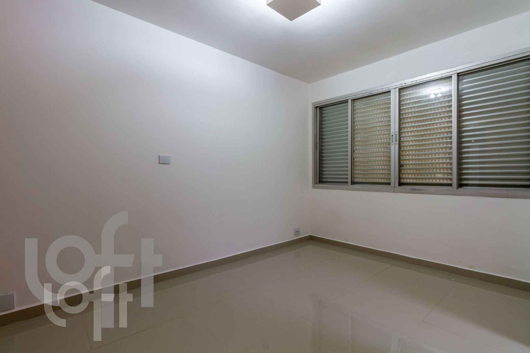 Apartamento à venda com 2 quartos, 90m² - Foto 3