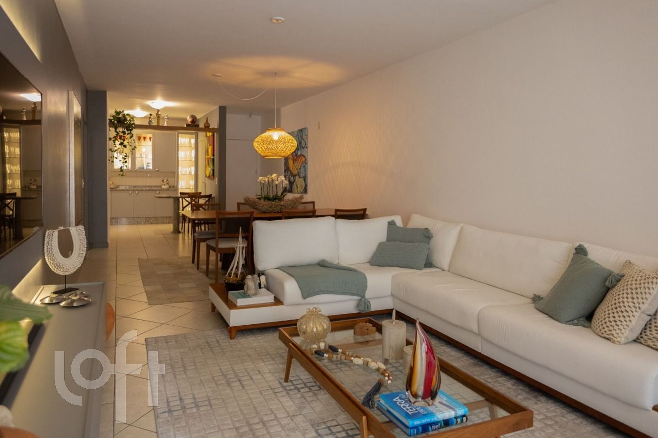 Apartamento à venda em Lagoa da Conceição com 137 m², 3 quartos, 3 suítes, 1 vaga