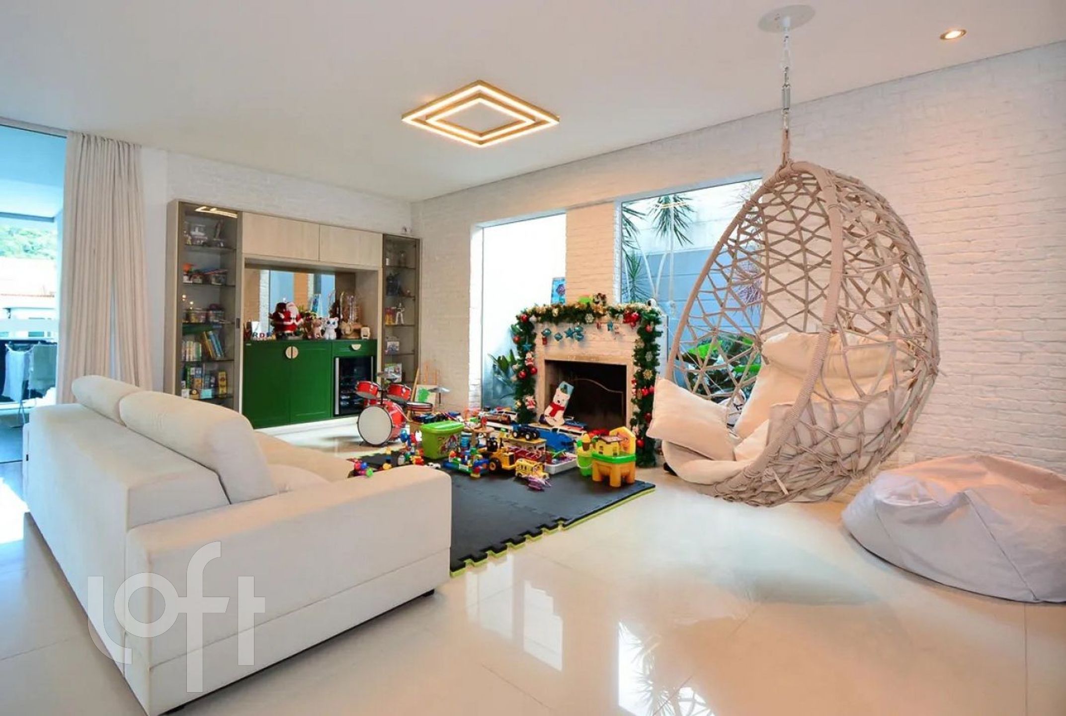 Casa à venda em Lagoa da Conceição com 600 m², 4 quartos, 4 suítes, 4 vagas