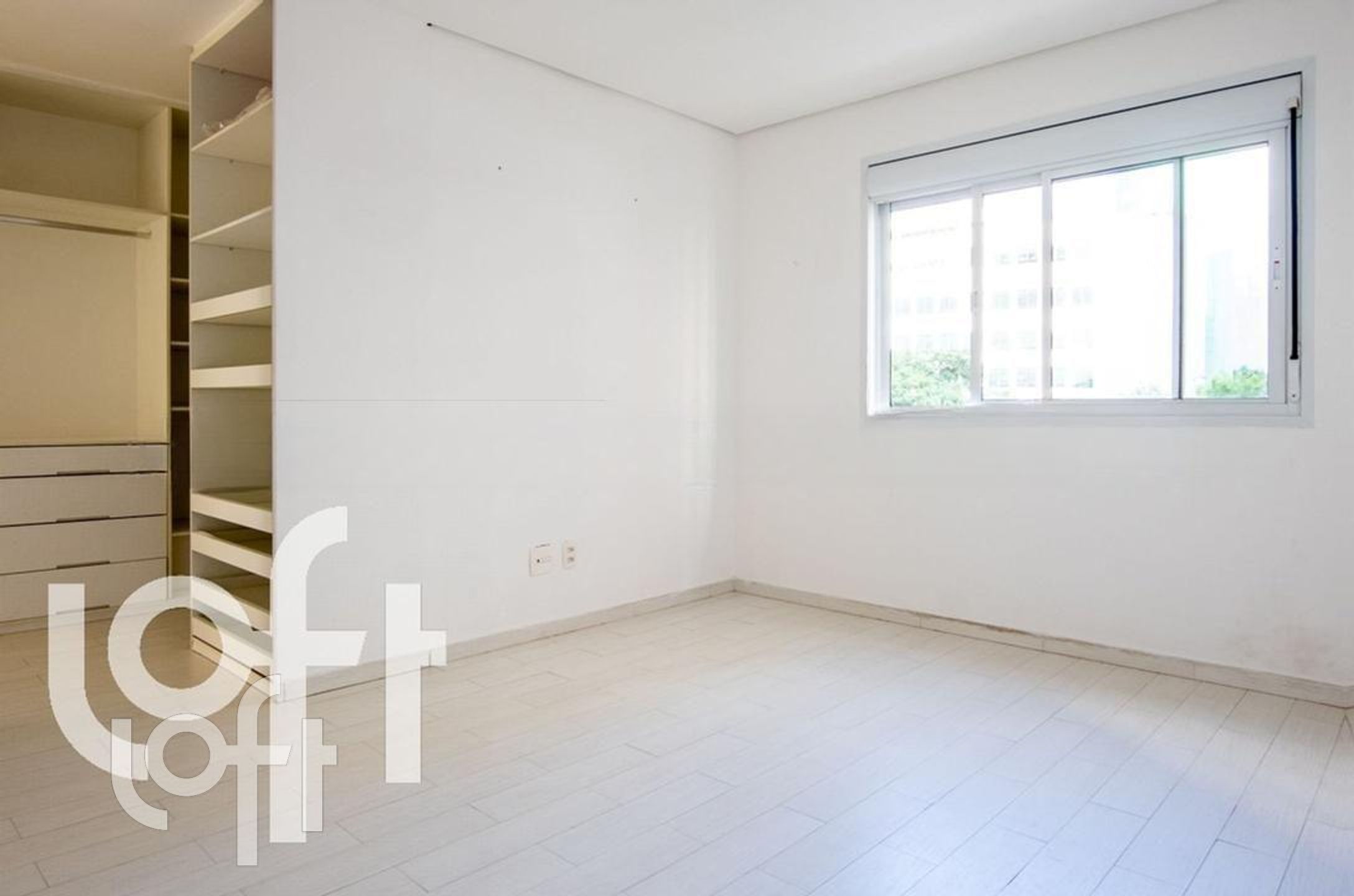 Apartamento à venda com 3 quartos, 168m² - Foto 2