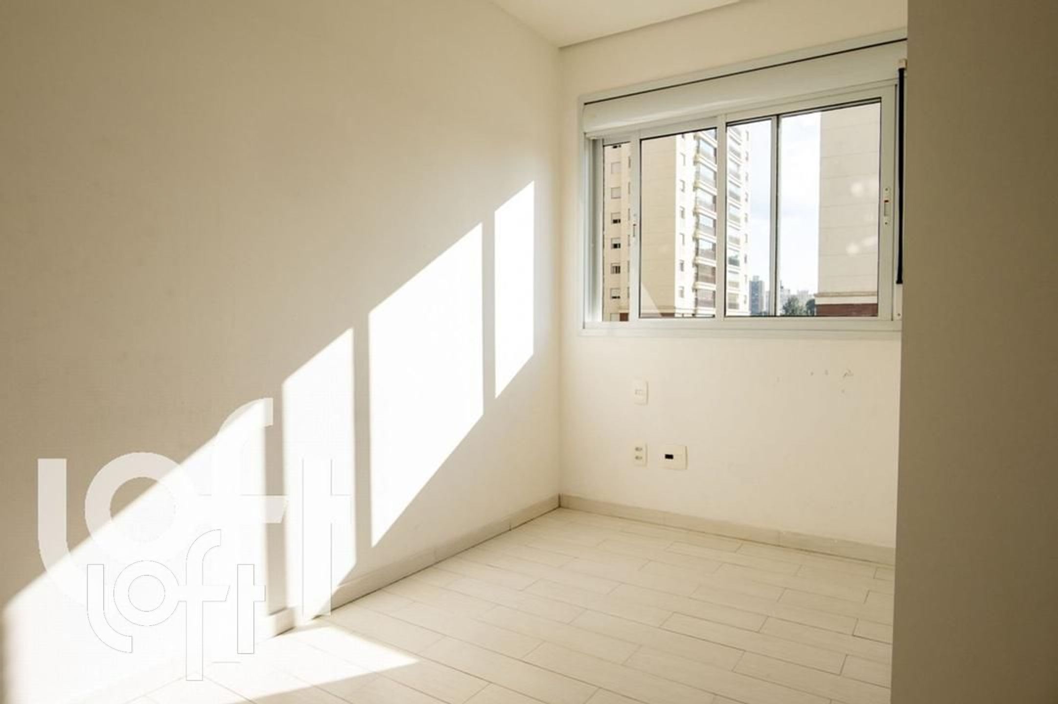 Apartamento à venda com 3 quartos, 168m² - Foto 9