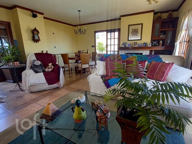 Apartamento com 234m², 3 dormitórios, 1 suíte, 2 vagas, Menino Deus em Porto Alegre