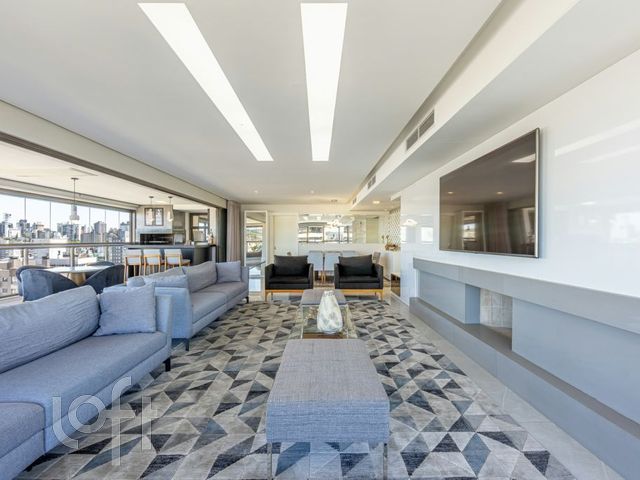 Apartamento com 243m², 3 dormitórios, 3 suítes, 3 vagas, Petrópolis em Porto Alegre