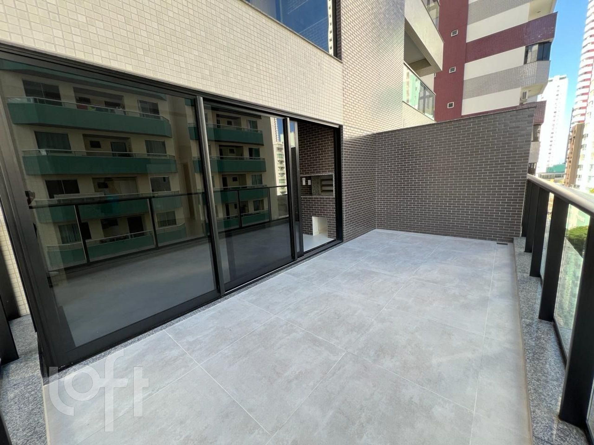 Apartamentos com 161m², 4 quartos, 2 suítes, 3 garagens, no bairro Centro em Balneário Camboriú
