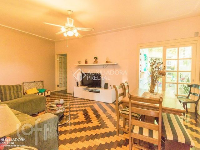 Apartamento com 101m², 3 dormitórios, 1 suíte, 1 vaga, Auxiliadora em Porto Alegre