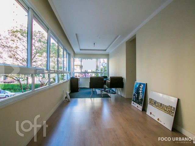 Apartamento com 82m², 2 dormitórios, 1 suíte, 2 vagas, Auxiliadora em Porto Alegre