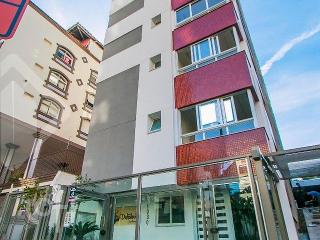 Apartamento com 82m², 2 dormitórios, 1 suíte, 2 vagas, Auxiliadora em Porto Alegre