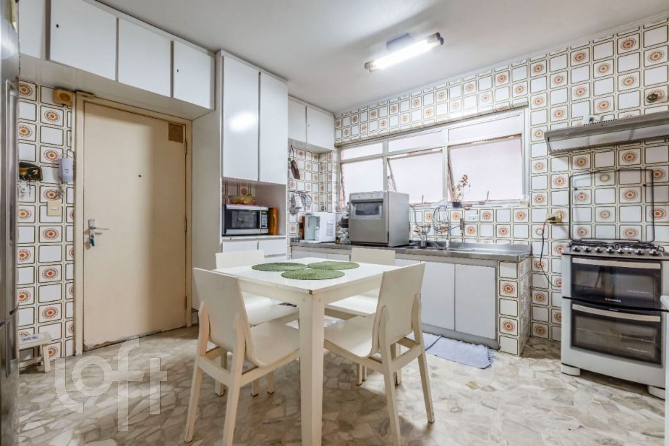 Apartamento à venda com 3 quartos, 140m² - Foto 11