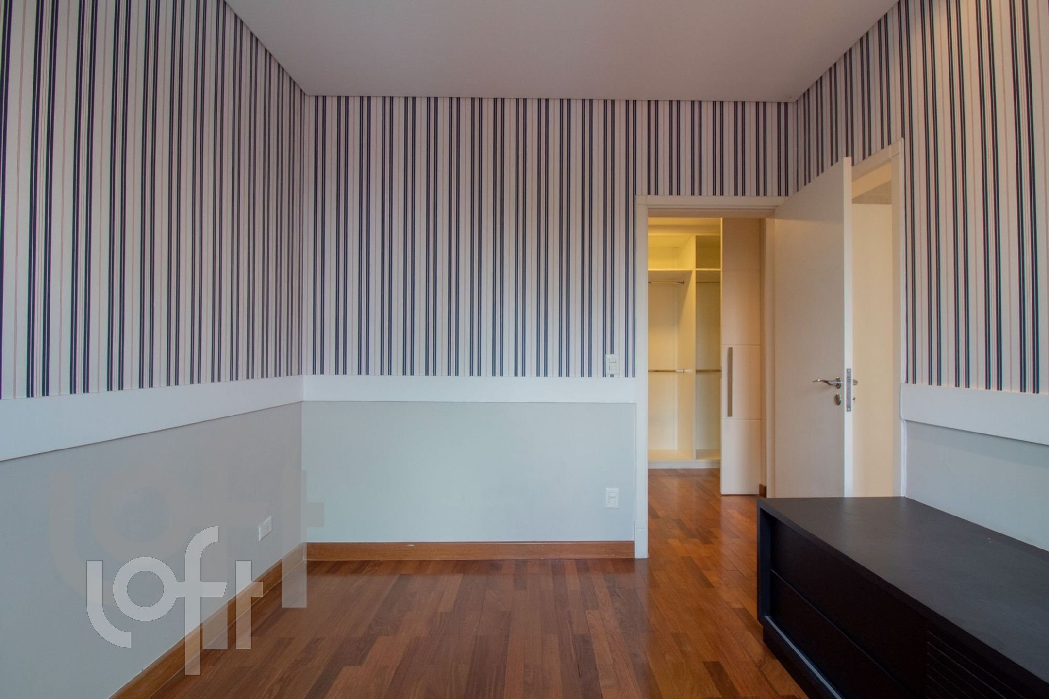 Apartamento à venda com 3 quartos, 217m² - Foto 12