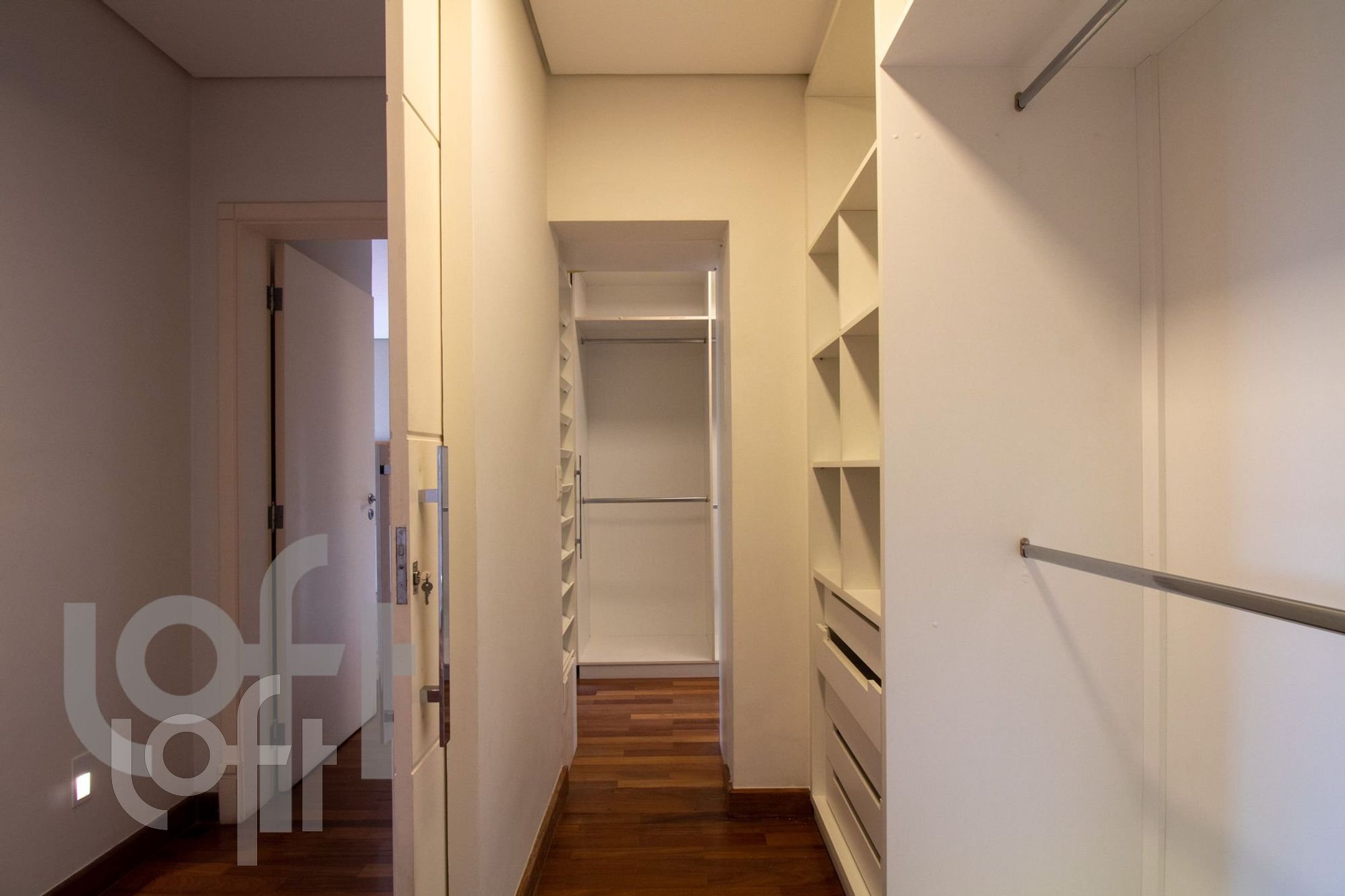 Apartamento à venda com 3 quartos, 217m² - Foto 10