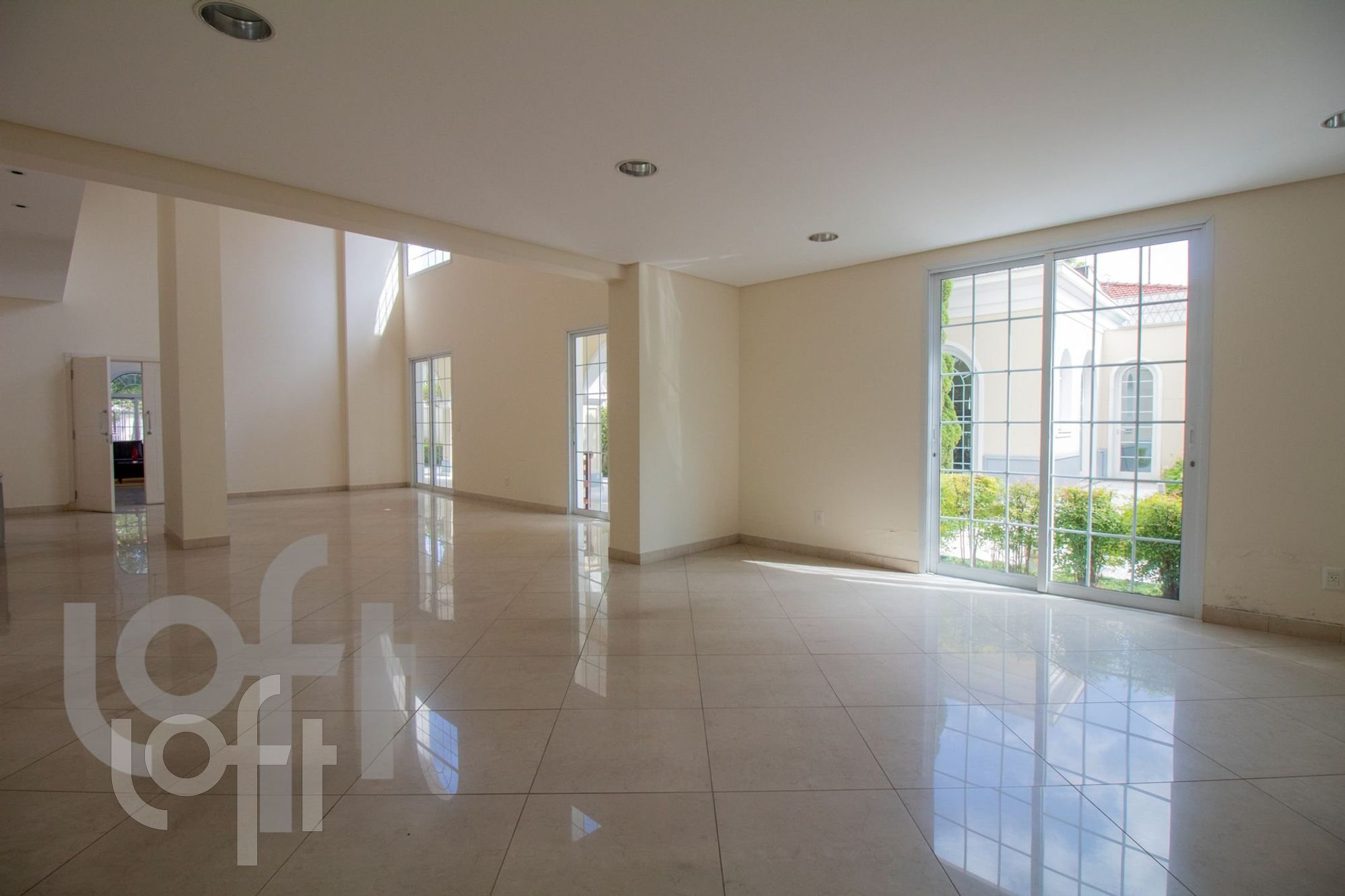 Apartamento à venda com 3 quartos, 217m² - Foto 57