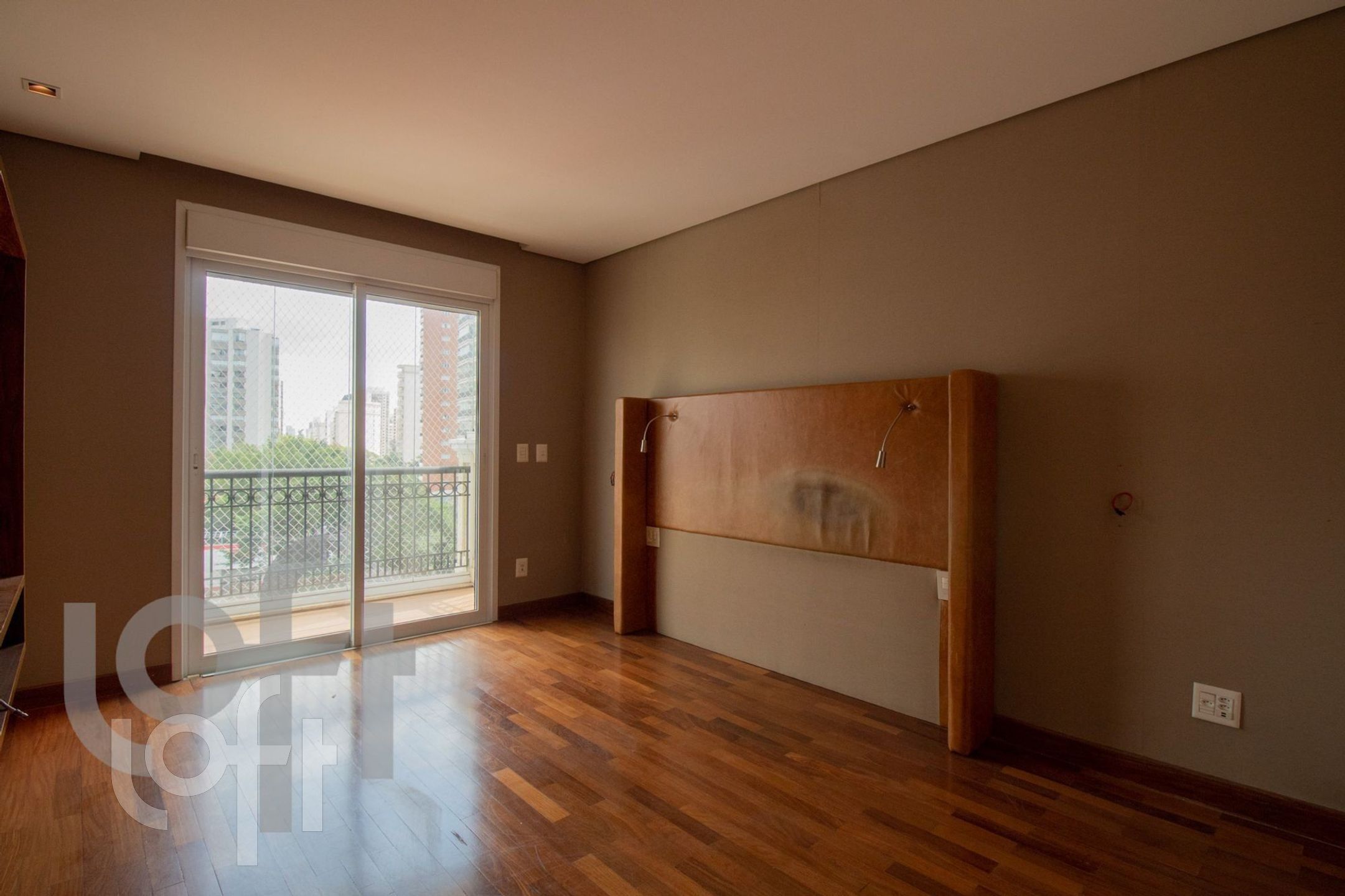 Apartamento à venda com 3 quartos, 217m² - Foto 8