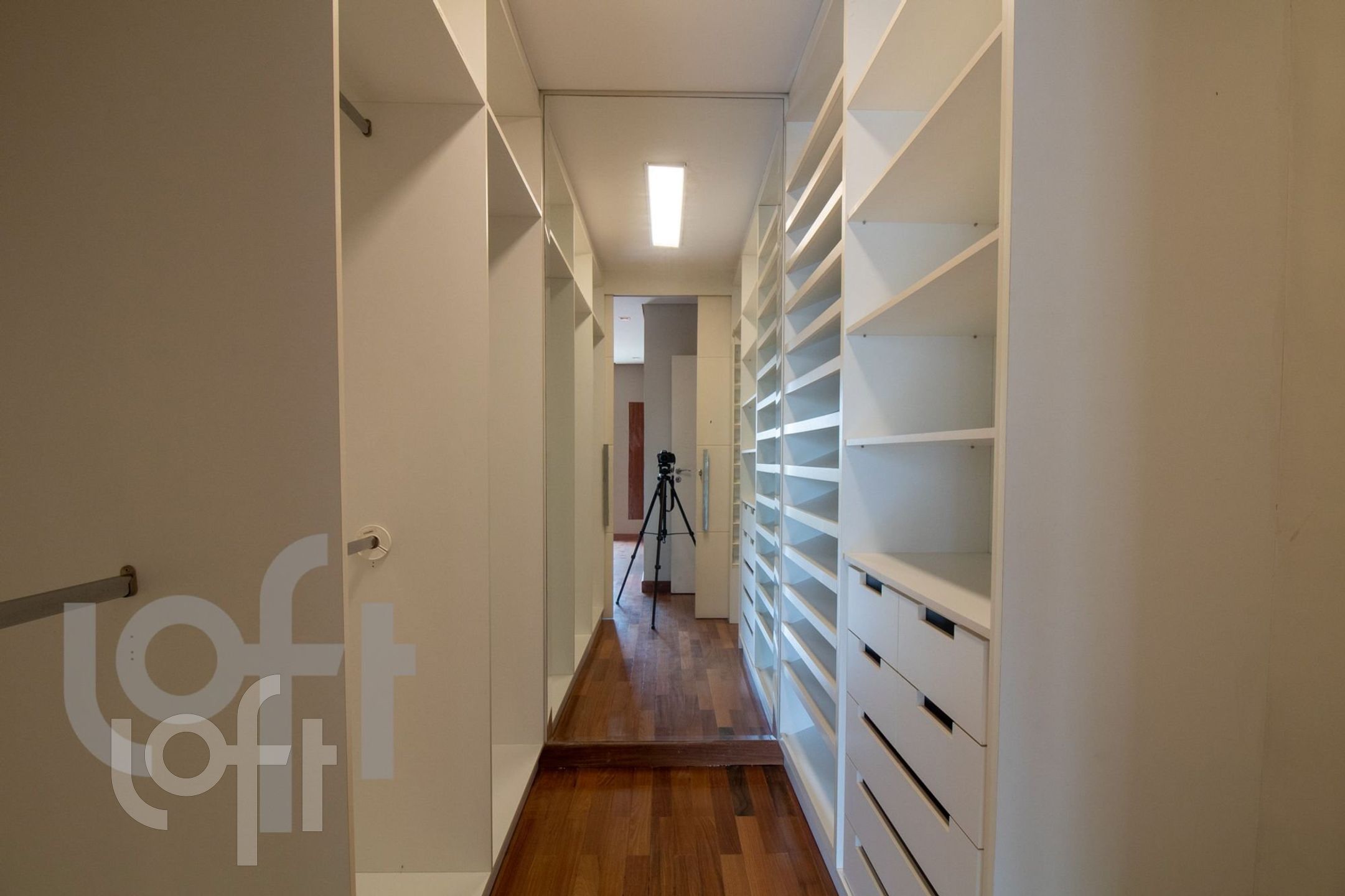 Apartamento à venda com 3 quartos, 217m² - Foto 9