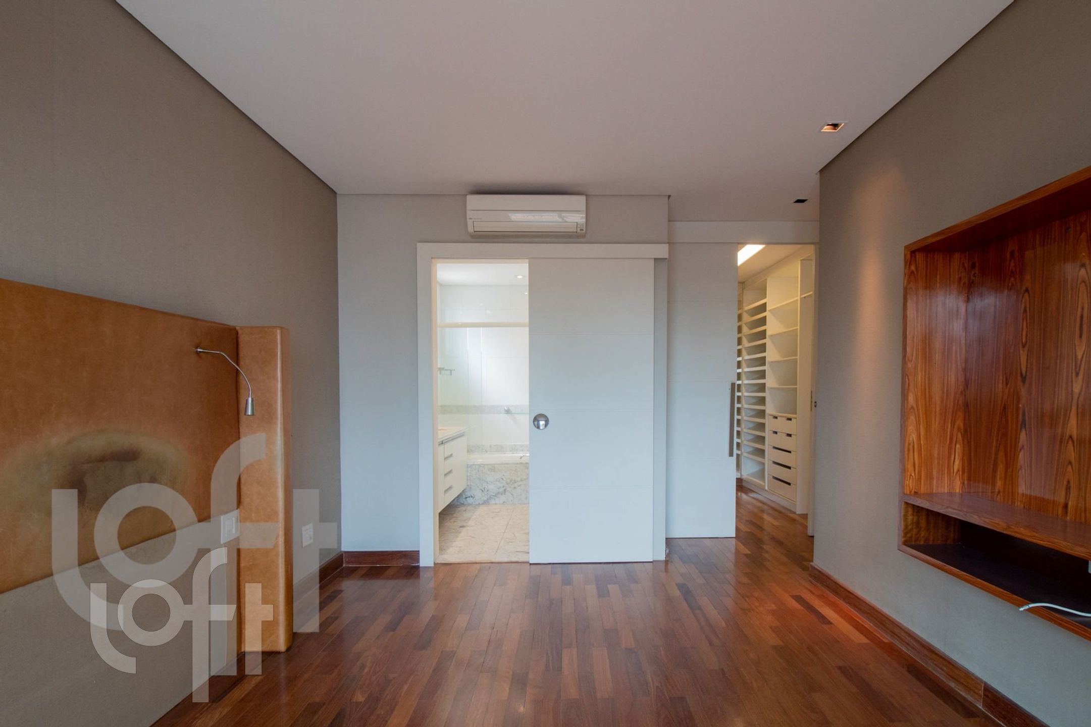 Apartamento à venda com 3 quartos, 217m² - Foto 5