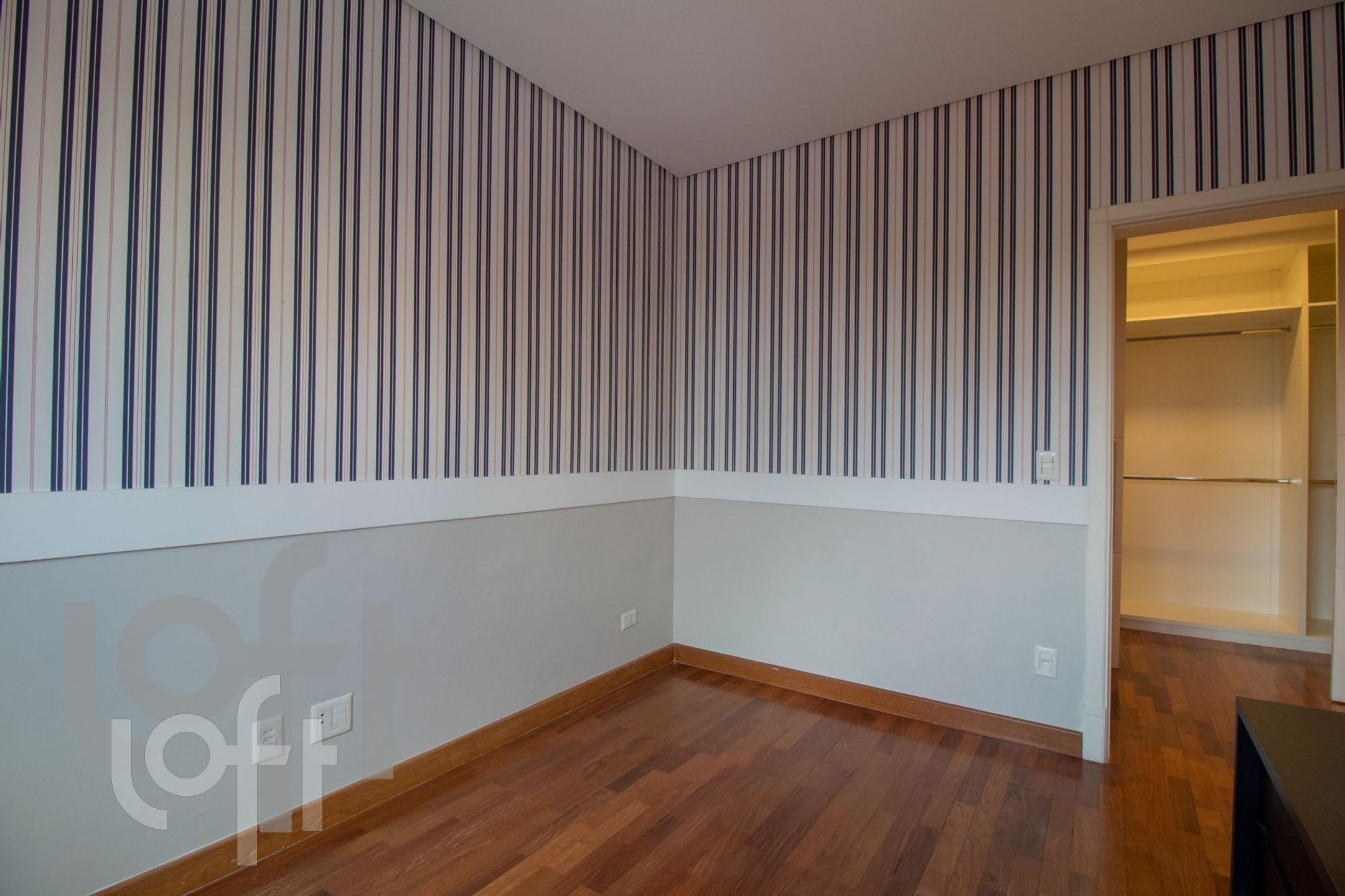 Apartamento à venda com 3 quartos, 217m² - Foto 11