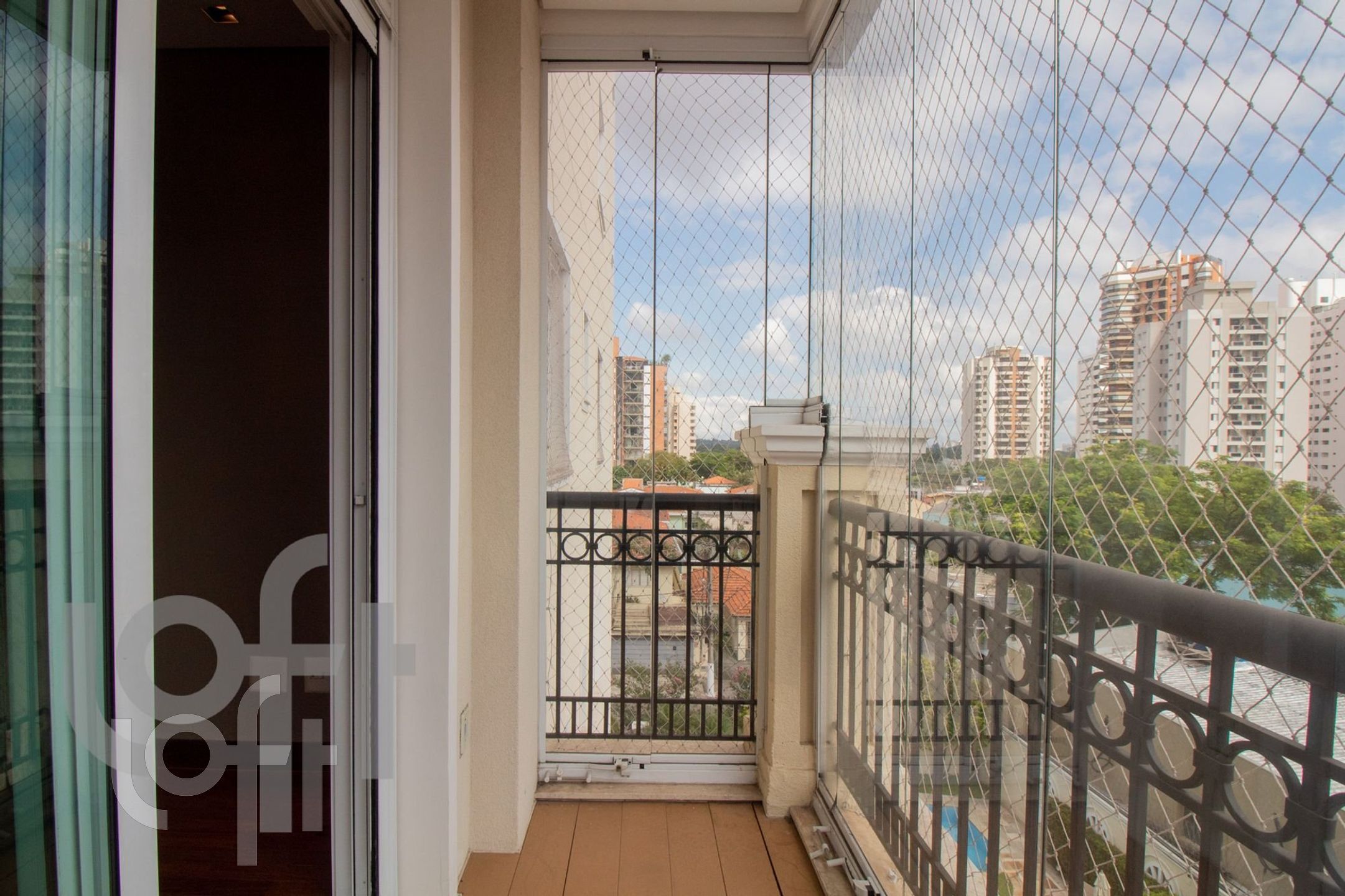 Apartamento à venda com 3 quartos, 217m² - Foto 3