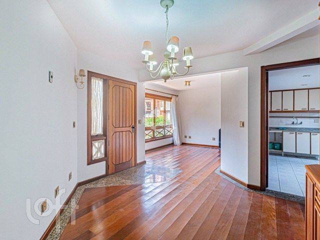 Casa em Condomínio com 220m², 2 dormitórios, 2 suítes, 2 vagas, Boa Vista em Porto Alegre