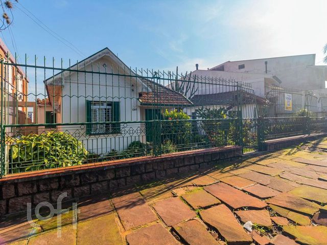 Casa com 149m², 4 dormitórios, 1 vaga, Cristo Redentor em Porto Alegre