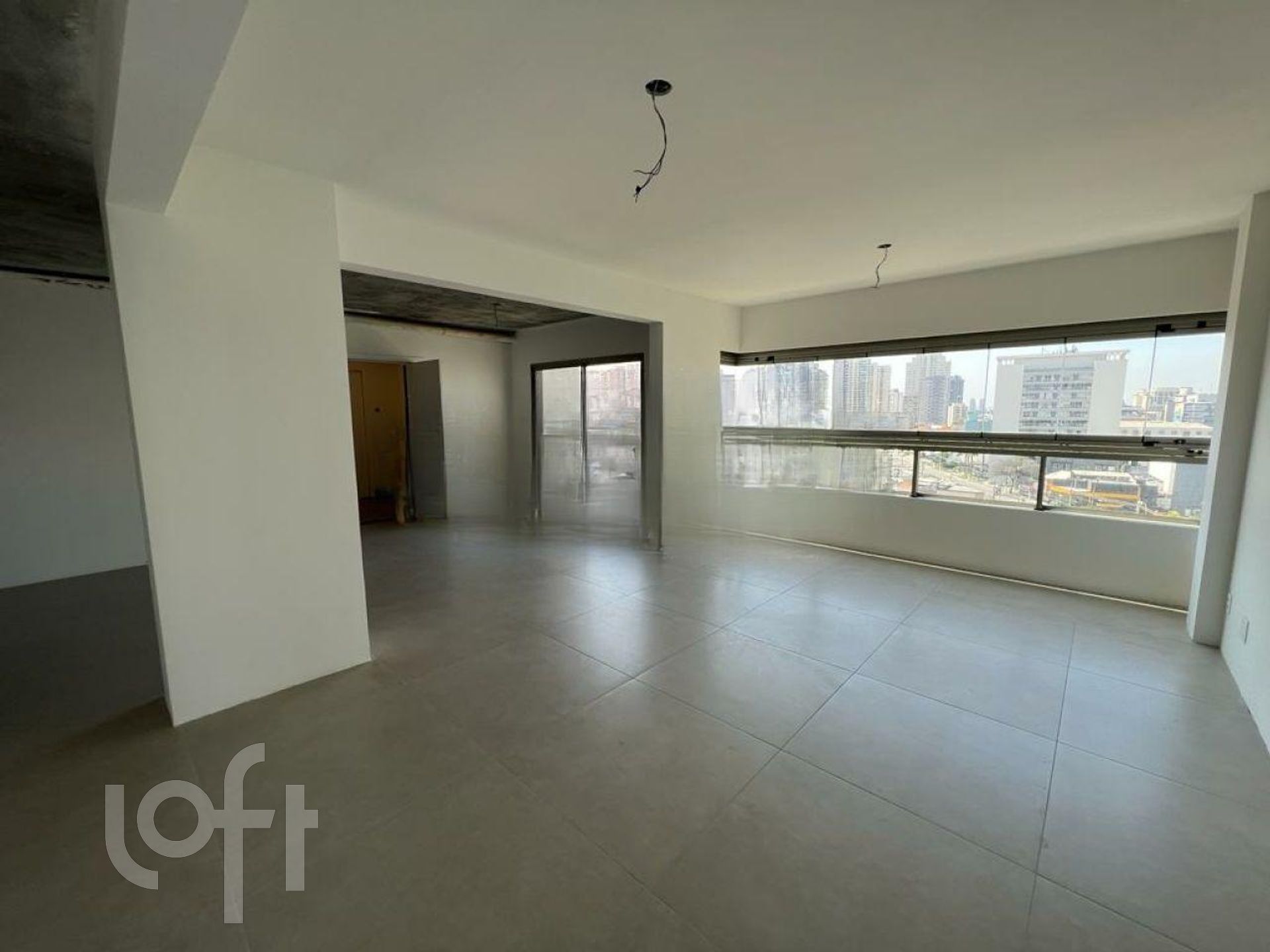 Apartamento à venda com 3 quartos, 113m² - Foto 1