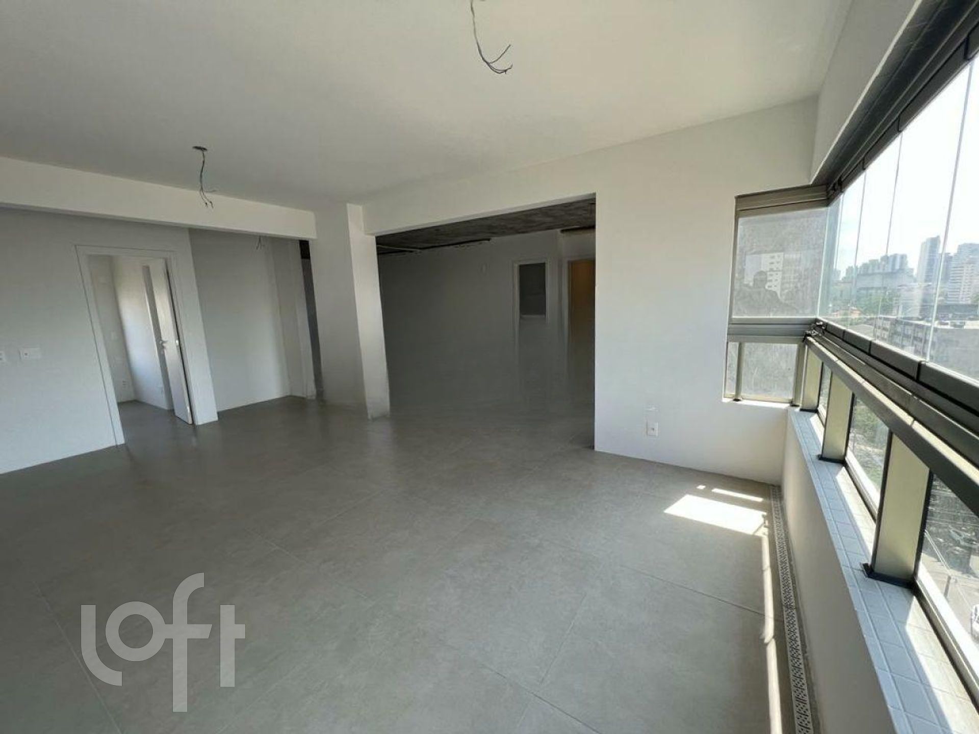 Apartamento à venda com 3 quartos, 113m² - Foto 2