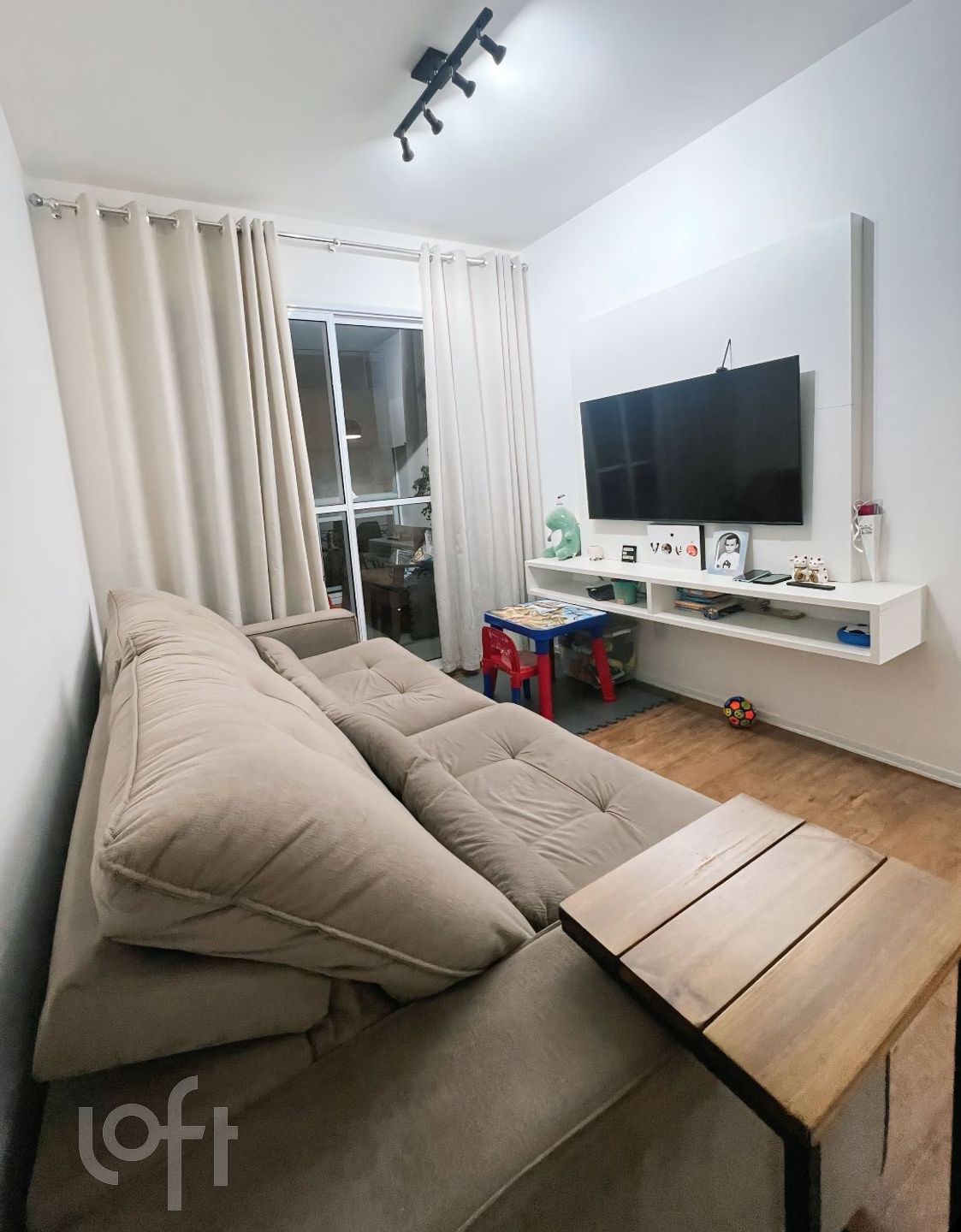 Apartamento à venda com 2 quartos, 64m² - Foto 1