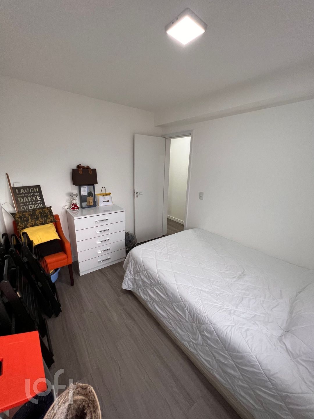 Apartamento à venda com 3 quartos, 81m² - Foto 2