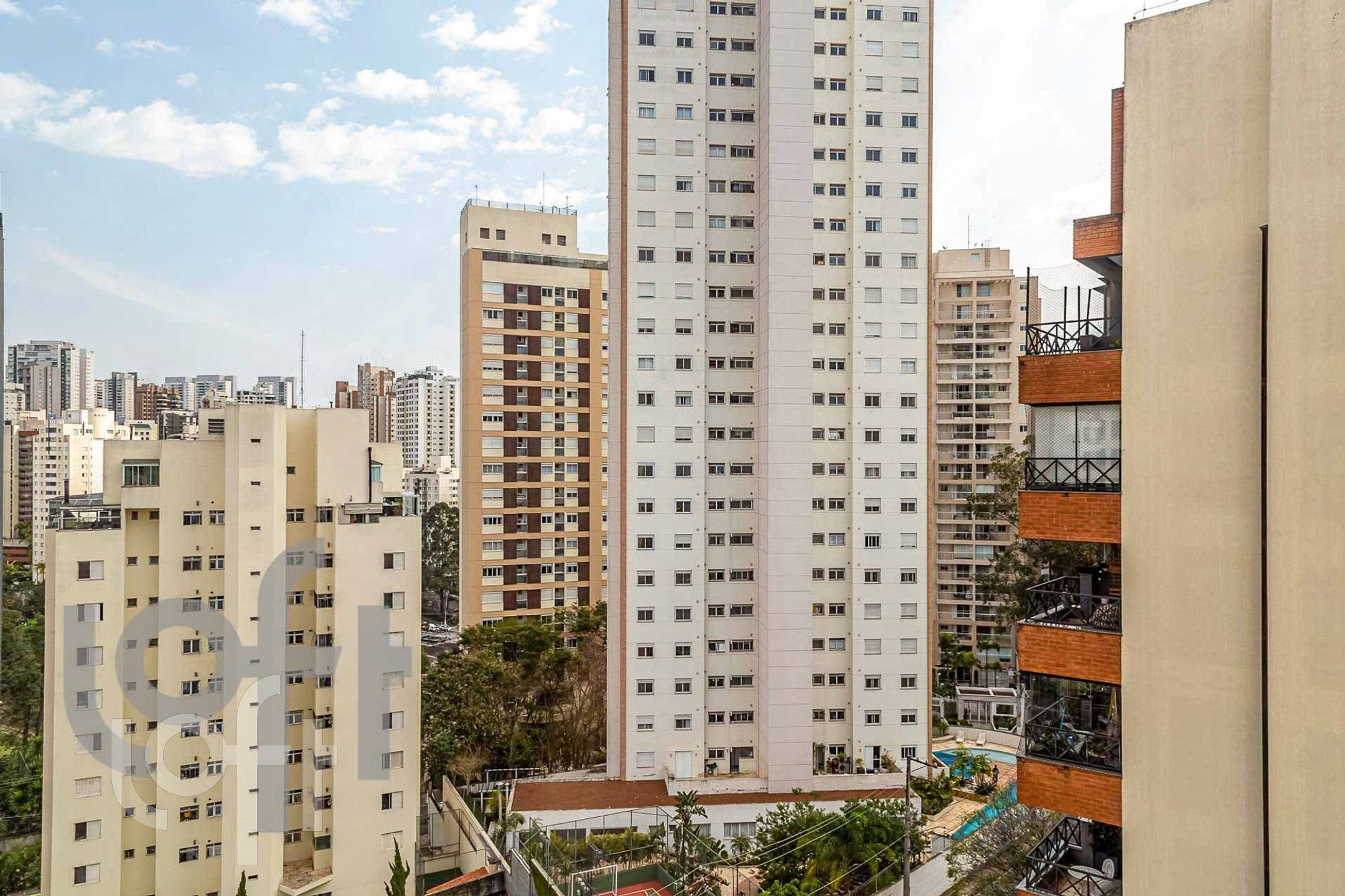 Apartamento à venda com 4 quartos, 245m² - Foto 16