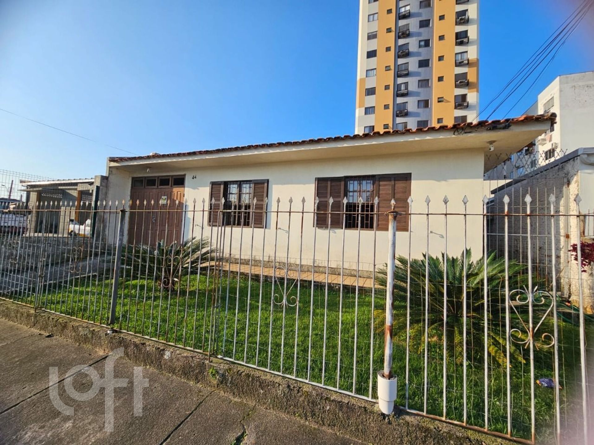 Casa à venda em Barreiros com 150 m², 3 quartos, 1 suíte, 2 vagas