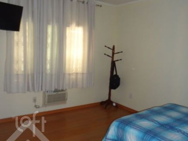 Casa com 400m², 4 dormitórios, 3 suítes, 3 vagas, Vila Ipiranga em Porto Alegre