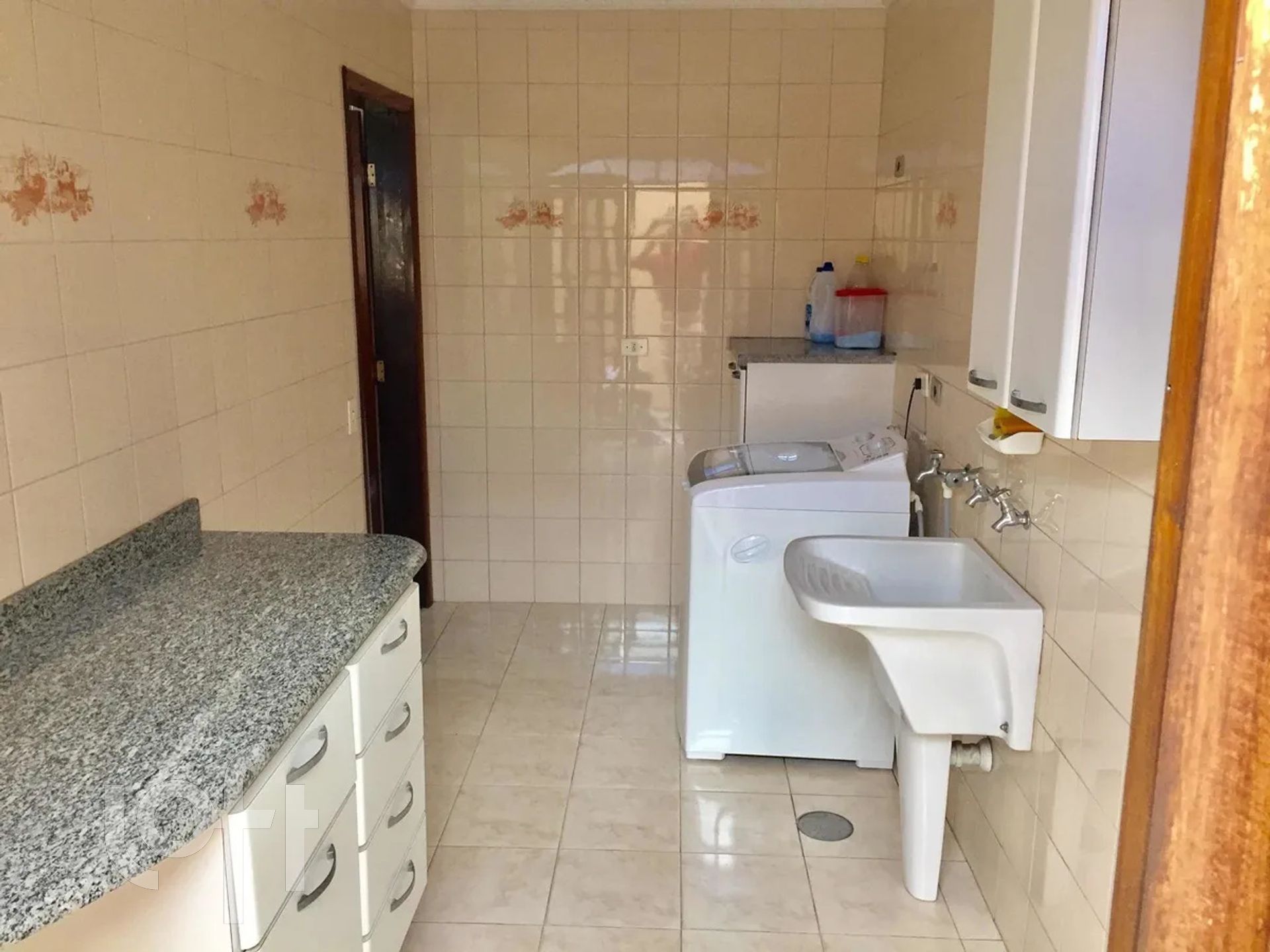 Casa à venda com 5 quartos, 240m² - Foto 12