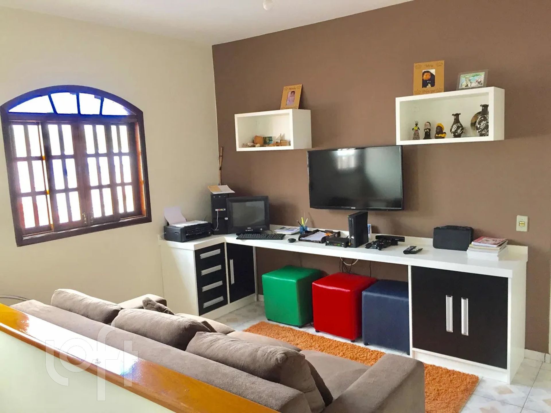 Casa à venda com 5 quartos, 240m² - Foto 1