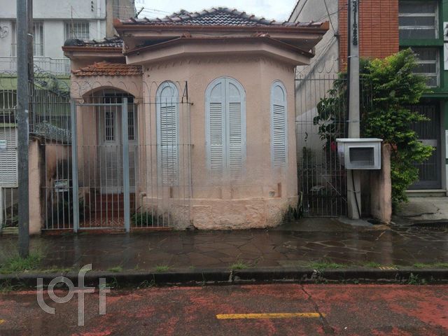 Casa com 223m², 4 dormitórios, Rio Branco em Porto Alegre