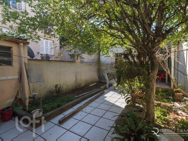 Casa com 223m², 4 dormitórios, Rio Branco em Porto Alegre