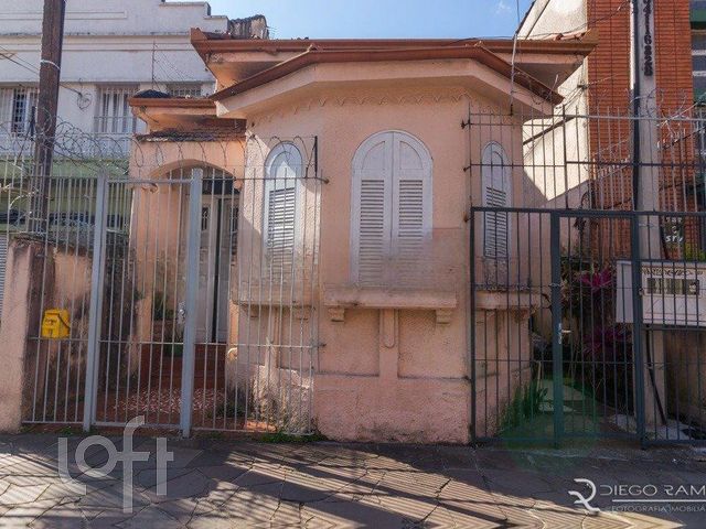 Casa com 223m², 4 dormitórios, Rio Branco em Porto Alegre