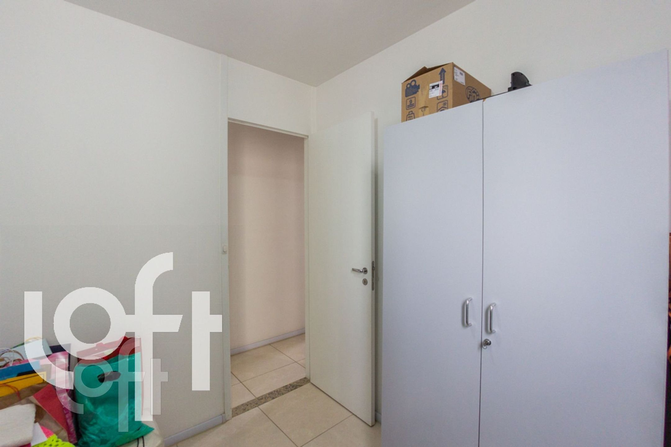 Apartamento à venda com 2 quartos, 65m² - Foto 3